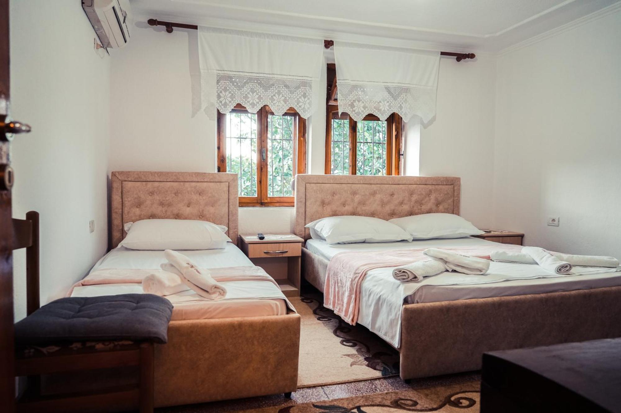 Guesthouse Arber Gjirokaster Exterior photo