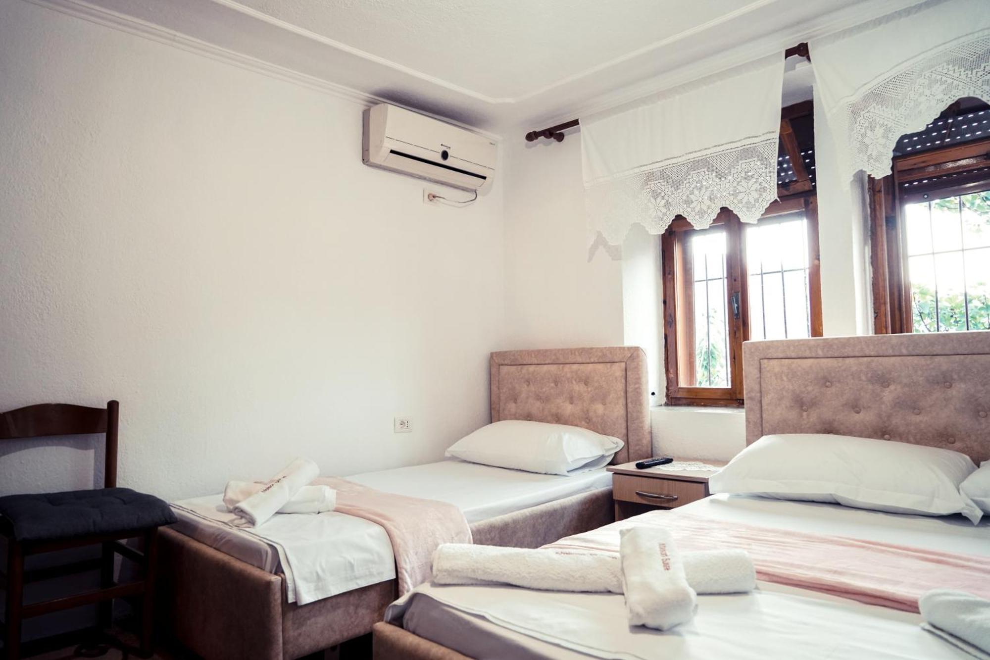 Guesthouse Arber Gjirokaster Exterior photo