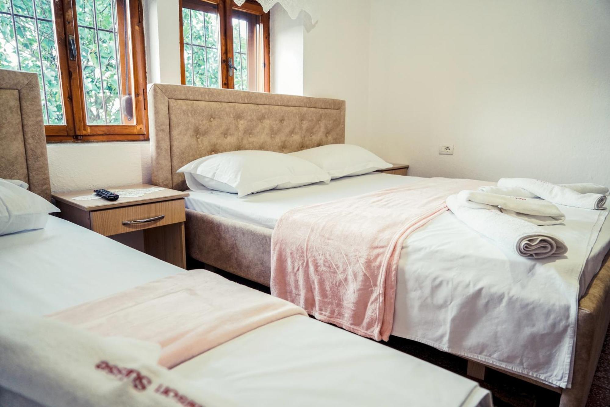 Guesthouse Arber Gjirokaster Exterior photo