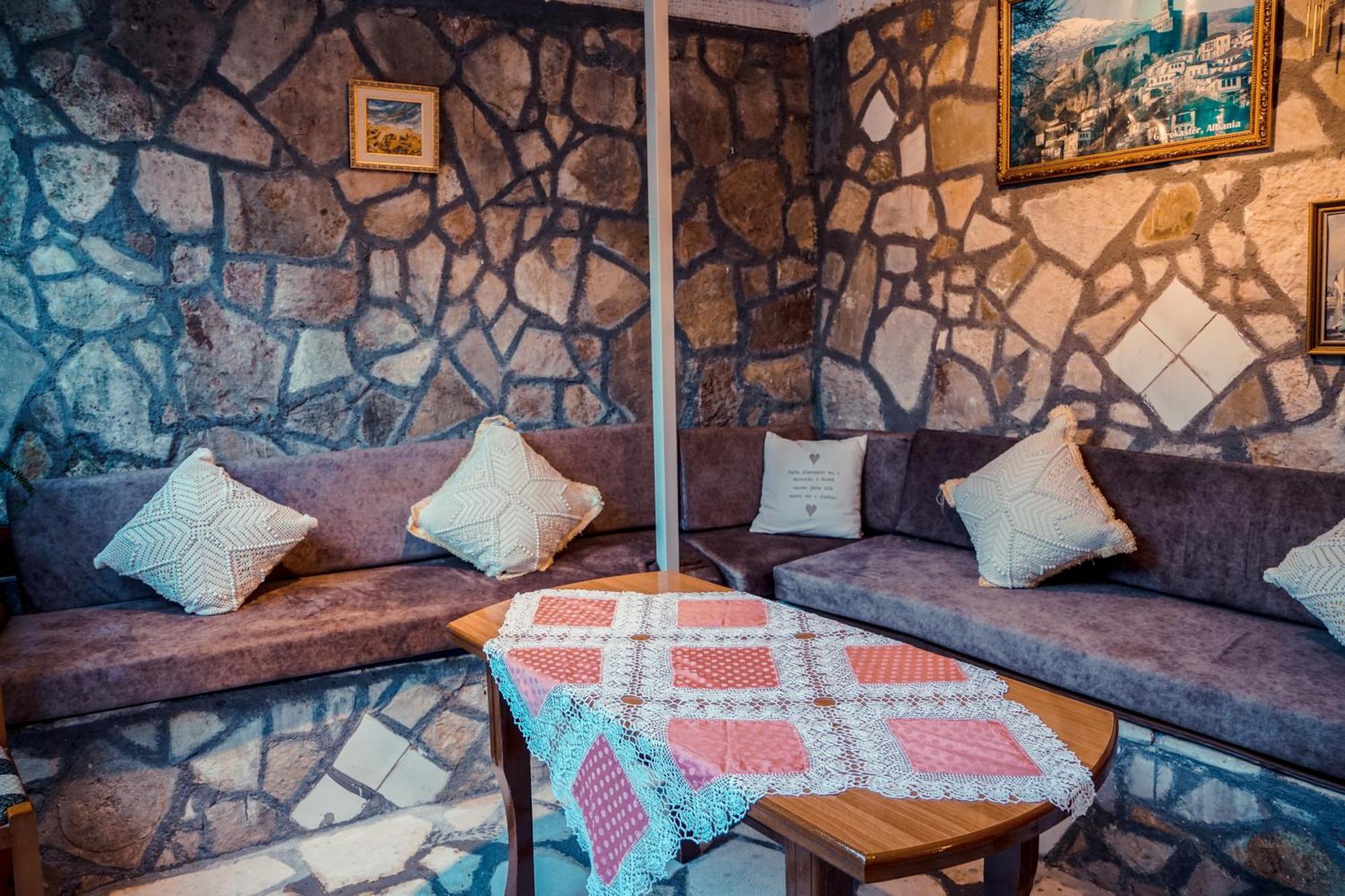 Guesthouse Arber Gjirokaster Exterior photo