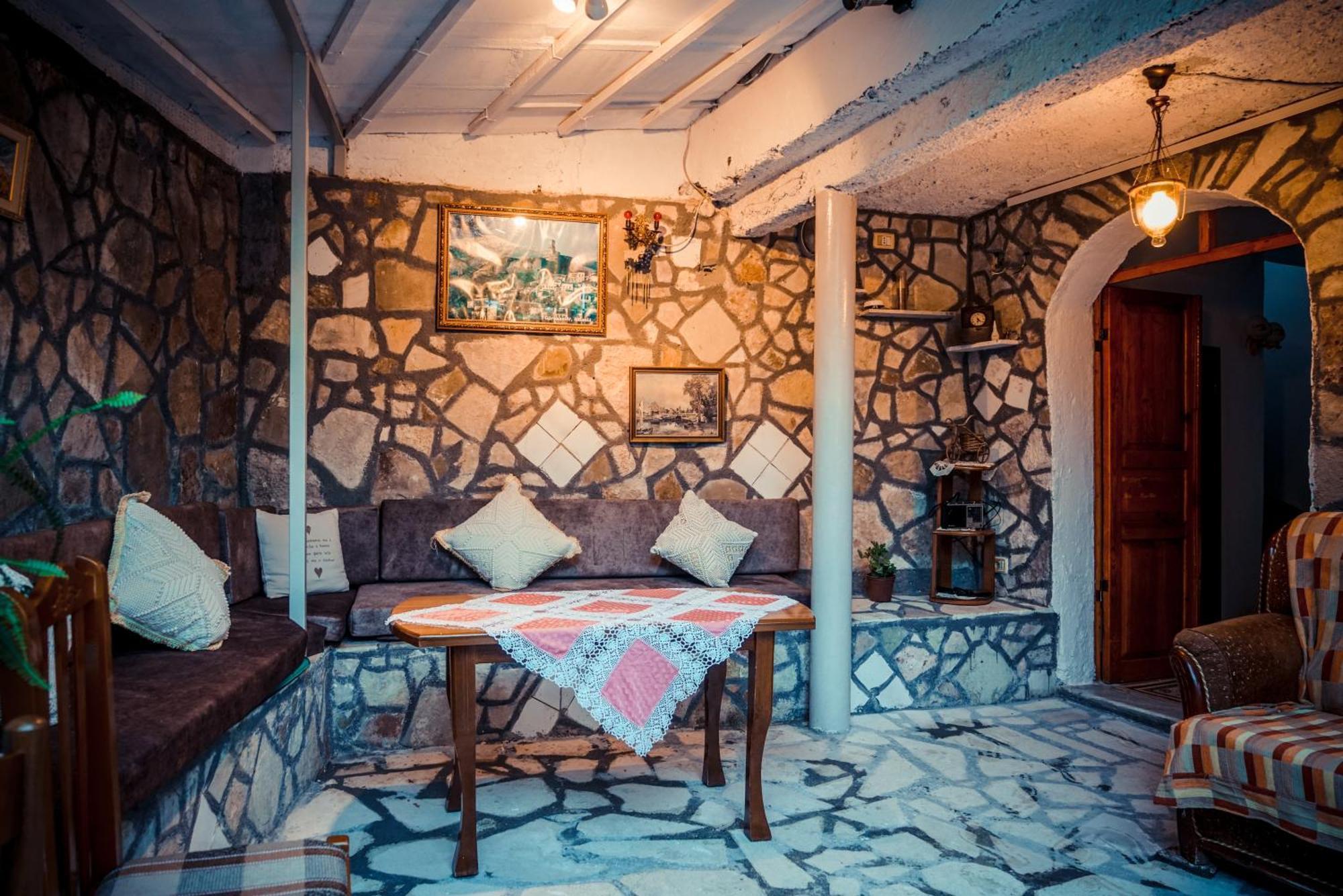 Guesthouse Arber Gjirokaster Exterior photo